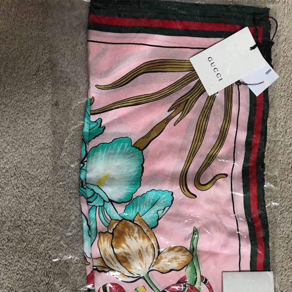 Gucci silk scarf new with tags